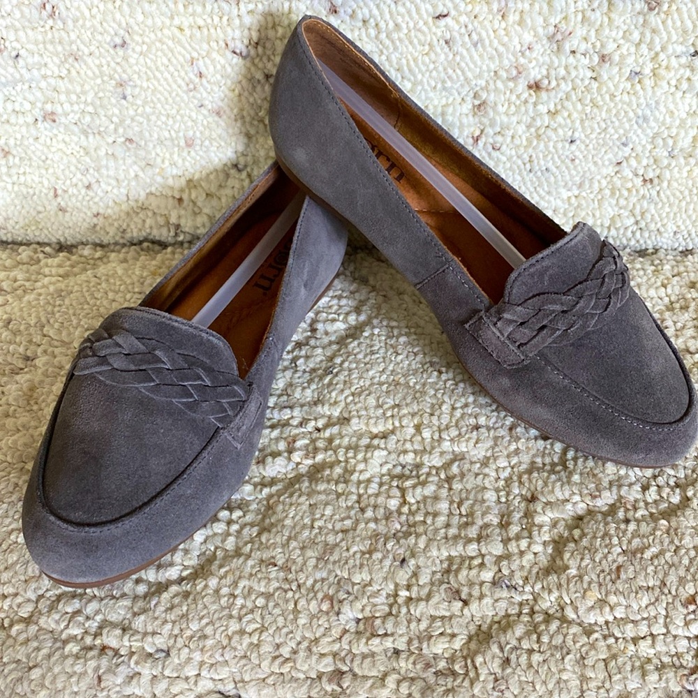 NIB! Born loafers in size 6.5 M.